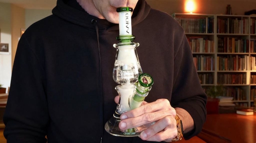 How to Elevate Your Smoke Sesh: Tips for a Better Bong Experience